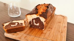 Lire la suite à propos de l’article Cake marbré chocolat – recette facile et rapide